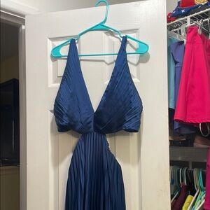 Elegant Navy Blue Pleated Halter Dress